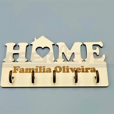 Cabide de parede decorativo em madeira com ganchos e texto 