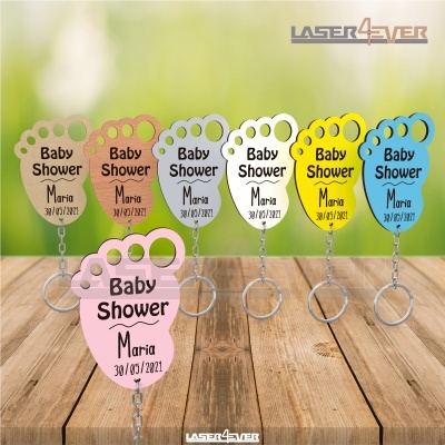 Chaveiros coloridos em forma de pegada de bebé com texto Baby Shower