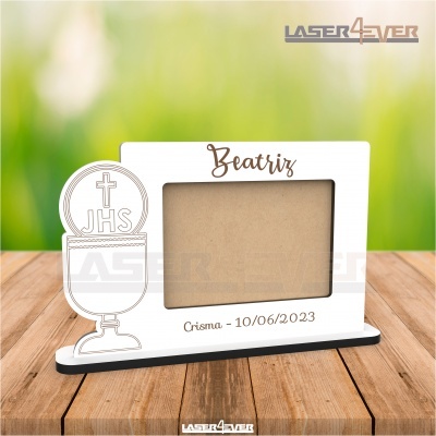 Moldura branca para fotografia com desenho de cálice e texto personalizado