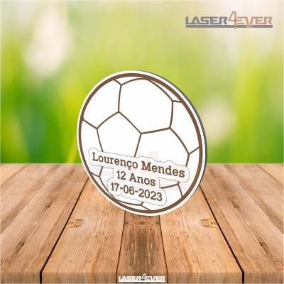 Prémio redondo em forma de bola de futebol com texto gravado