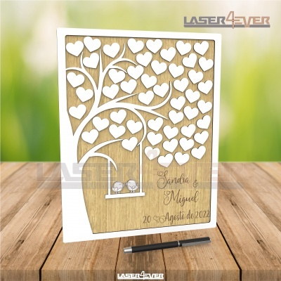 Quadro em madeira com árvore de corações e texto personalizado para casal
