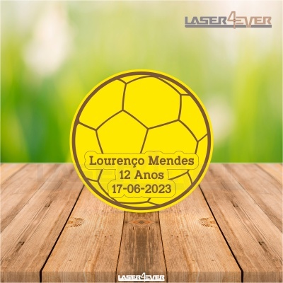 Disco amarelo com padrão de bola de futebol e texto personalizado