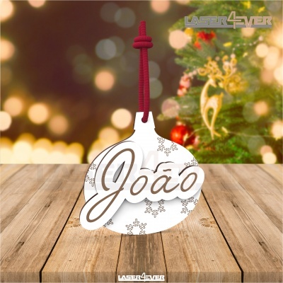 Enfeite de Natal branco com nome João e cordão vermelho