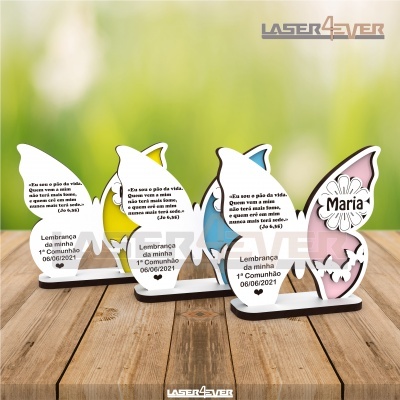 Lembranças de madeira em forma de borboleta para 1ª Comunhão, em várias cores, com texto e data impressos