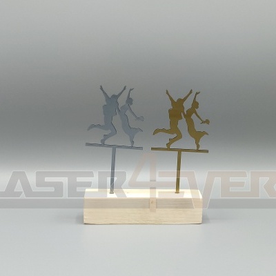 Porta-cartões em metal com figuras animadas montadas numa base de madeira