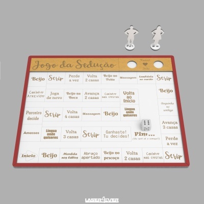 Tabuleiro do Jogo da Sedução com peças humanas e dado