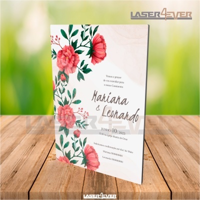 Convite de comunhão floral com nomes Mariana & Leonardo e data 10 junho 2023