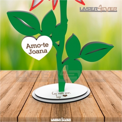 Escultura decorativa flor vermelha com mensagem amorosa