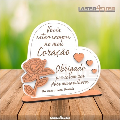 Placa decorativa em forma de coração com texto de agradecimento a avós em madeira e acrílico