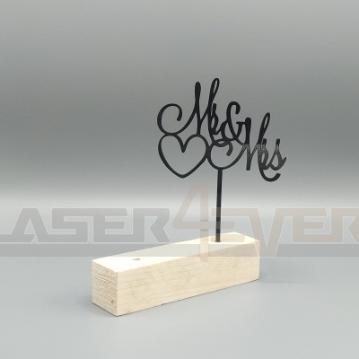 Suporte decorativo Mr & Mrs com base de madeira e texto em metal preto