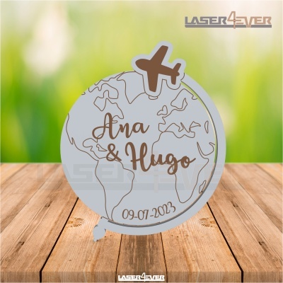 Globo decorativo com avião, nomes Ana & Hugo e data 09-07-2023