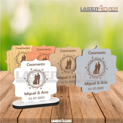 Placas decorativas para casamento Miguel & Ana com data 01-07-2023 em várias cores e materiais