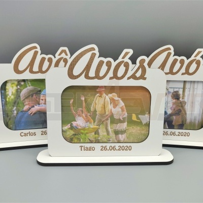 Três molduras de fotos para avós em madeira branca com texto e fotos personalizadas