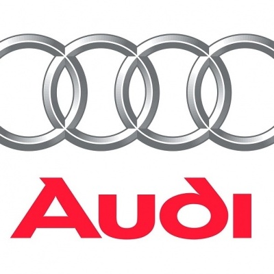 Logótipo da Audi com vários anéis prateados e texto vermelho