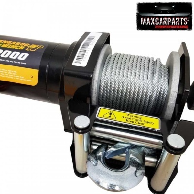 cabrestante elétrico preto com cabo de aço e etiquetas amarelas