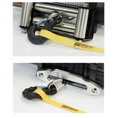 Gancho preto com fita amarela 