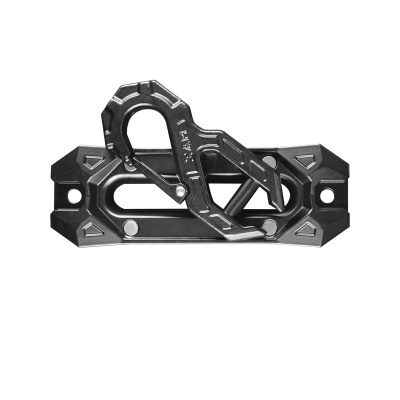 Trava de metal preta com parafusos laterais e gancho