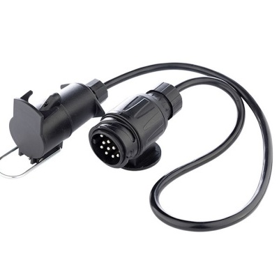 cabo adaptador preto com conetores circulares e tampa