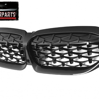 Grelha dupla preta para carro com padrão geométrico em relevo