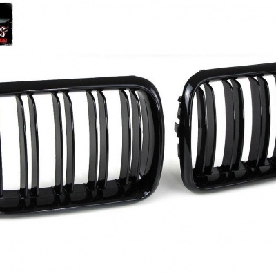 Grelhas negras brilhantes para automóvel com barras verticais