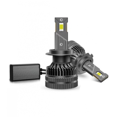 Lâmpadas LED para carros com dissipador de calor preto e controlador retangular