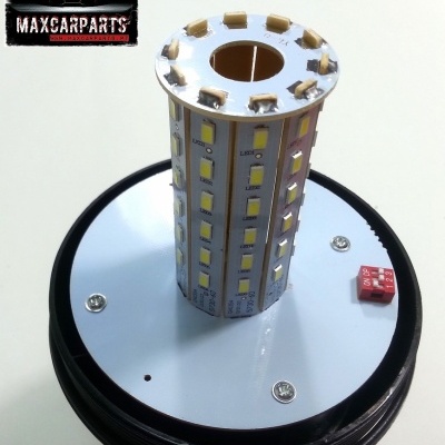 Luz LED para automóvel com vários painéis de LEDs e suporte preto