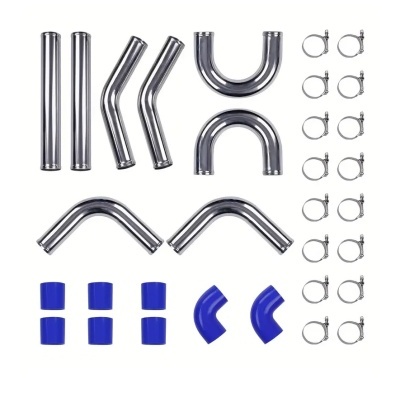 Conjunto de tubos metálicos, abraçadeiras e adaptadores em silicone azul organizados sobre fundo branco