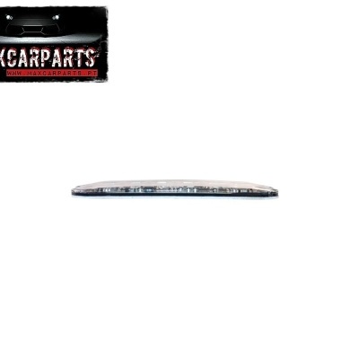 Peça automóvel plana retangular com logo MAXCARPARTS