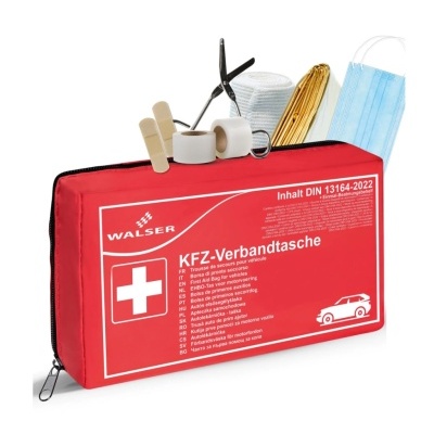 Kit de primeiros socorros para veículos WALER em mala vermelha com itens de primeiros socorros visíveis