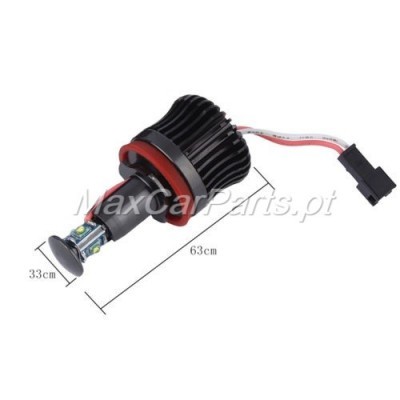 Lâmpada LED para automóvel com dissipador bolo calor e cabo com conector