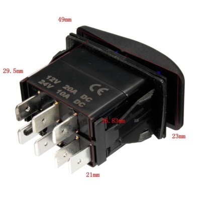 Interruptor elétrico preto com conectores metálicos, dimensões e marcação de tensão e corrente