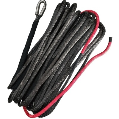 Corda trançada preta com extremidade de metal e corda vermelha entrelaçada