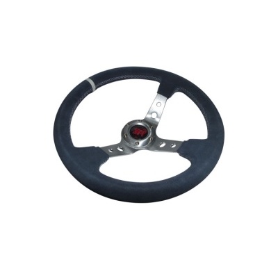 Volante preto com aro em camurça e centro metálico com emblema TRI