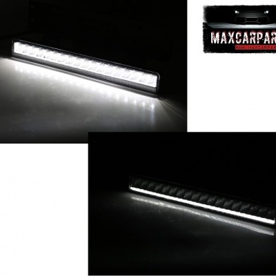 Duas barras LED retangulares com luz branca e logo MAXCARPARTS