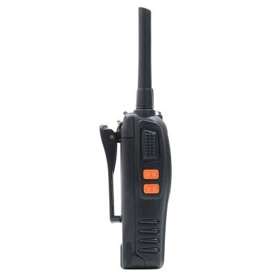 Walkie-talkie preto com antena longa e dois botões laranja na lateral