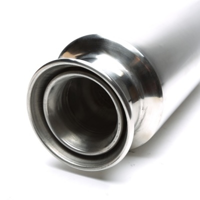 tubo metálico cilíndrico prateado