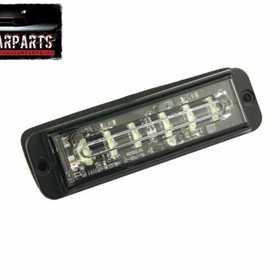 Luz LED retangular com corpo preto e cobertura transparente