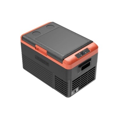 Caixa refrigeradora portátil preta com detalhes laranja e tampa com compartimentos redondos