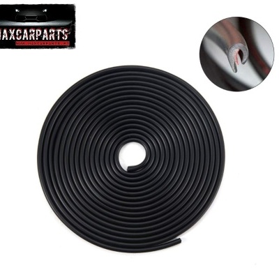 Bobina preta de tubo vedante com detalhe do interior almofadado e logótipo MAXCARPARTS