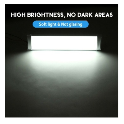 Luz LED retangular branca com iluminação suave e texto promocional