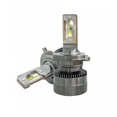 Par de lâmpadas LED prateadas com dissipador de calor para faróis automóveis