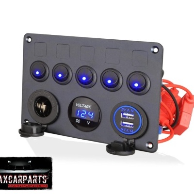 Painel de controlo elétrico preto com interruptores azuis e medidor digital de voltagem