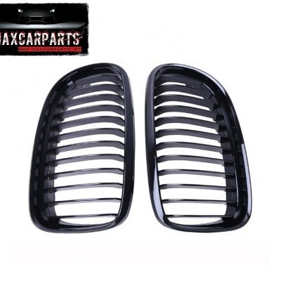 Par de grelhas dianteiras pretas brilhantes para carro