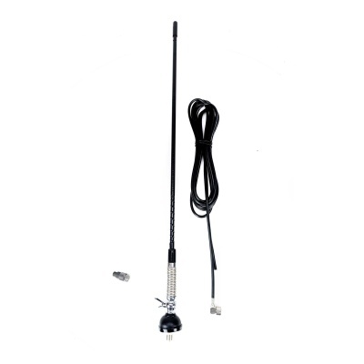 Antena preta com cabo e mola metálica na base sobre fundo branco