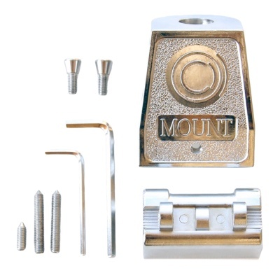 Conjunto de peça metálica com parafusos e chaves Allen