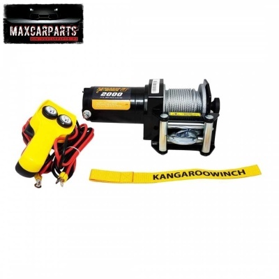 Guincho elétrico com cabo de aço, comando remoto amarelo e fita amarela com texto, sobre fundo branco