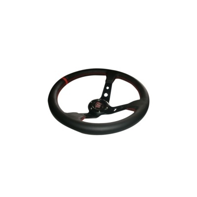 Volante preto em couro com detalhes vermelhos e três raios metálicos perfurados