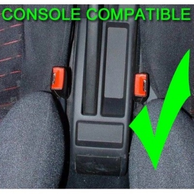 Consola central de carro preta com costura vermelha e encaixes de cinto de segurança vermelhos