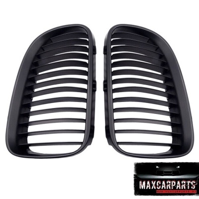 conjunto de grelhas frontais pretas de automóvel com logo MAXCARPARTS