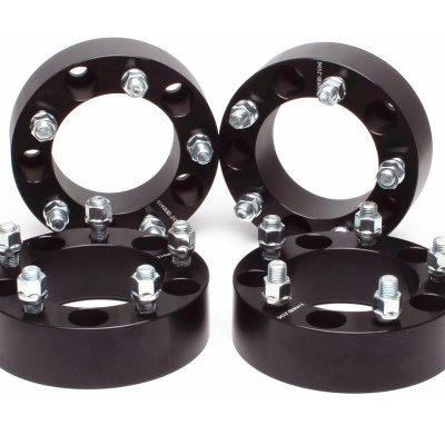 Conjunto de 4 espaçadores de rodas pretos com parafusos de aço cromado